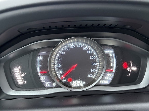 Volvo XC60 10 of 17