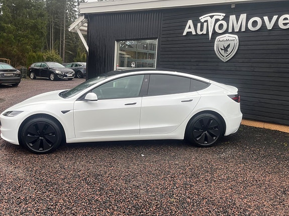 Tesla Model 3 3 of 5