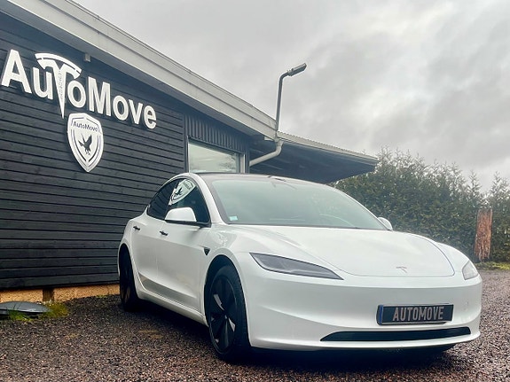 Tesla Model 3 2 of 5