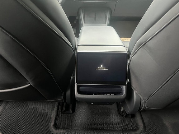 Tesla Model 3 6 of 9
