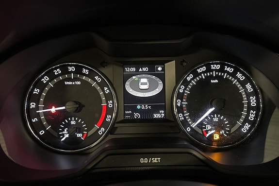 Skoda Octavia Scout 14 of 17