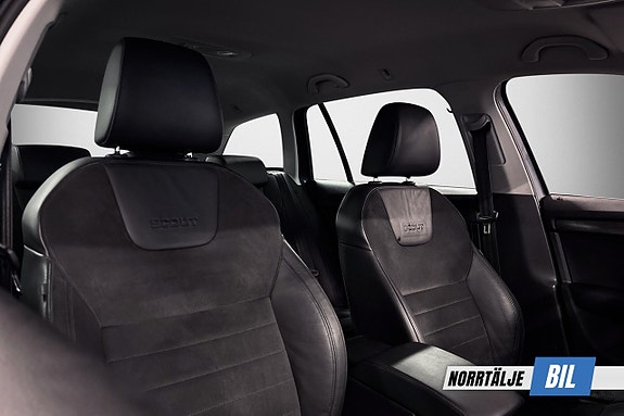 Skoda Octavia Scout 13 of 17