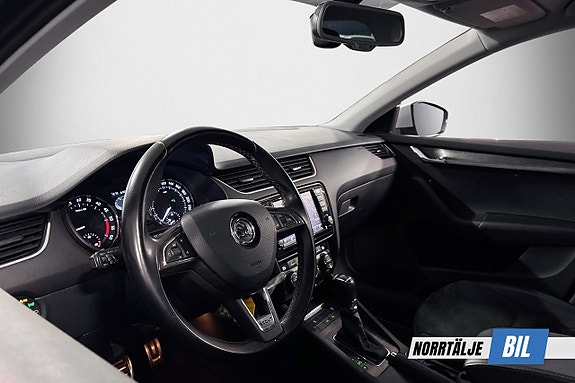 Skoda Octavia Scout 9 of 17