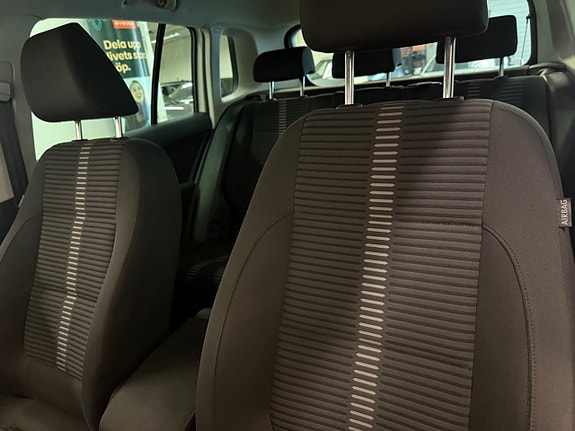 Volkswagen Tiguan 9 of 25