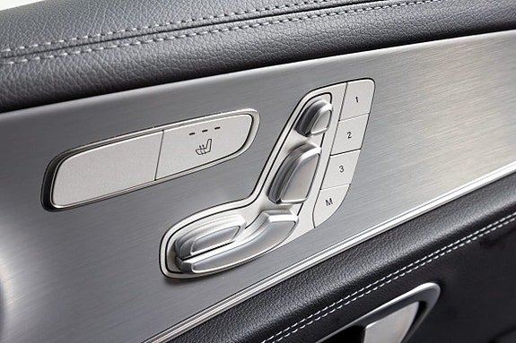 Mercedes-Benz E300 28 of 29