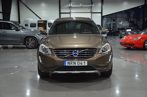 Volvo XC60 2 of 20