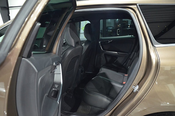 Volvo XC60 15 of 20