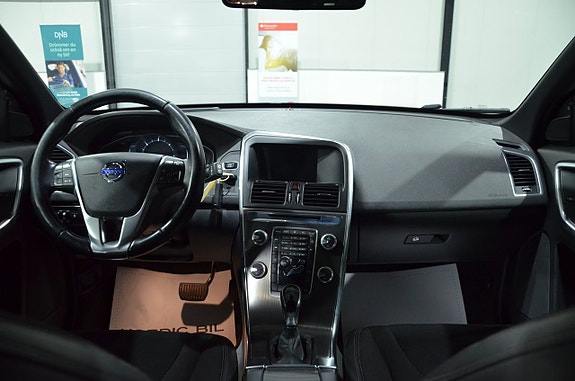 Volvo XC60 12 of 20