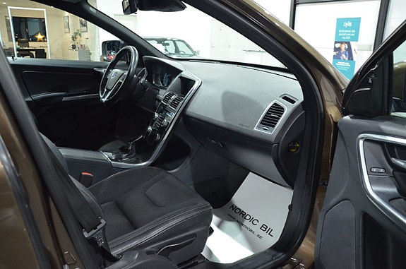 Volvo XC60 14 of 20