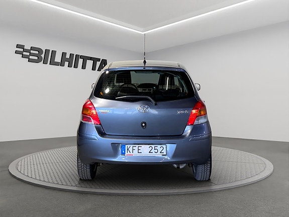 Toyota Yaris 5 of 14