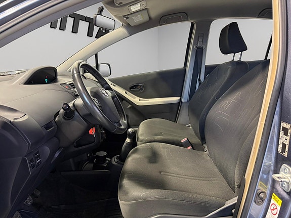Toyota Yaris 9 of 14