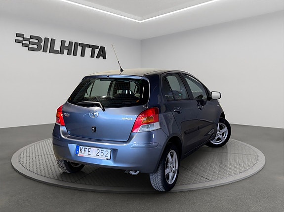 Toyota Yaris 6 of 14