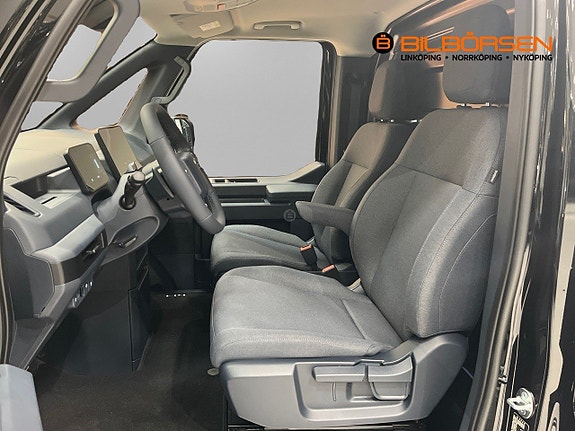 Kia PV5 8 of 17