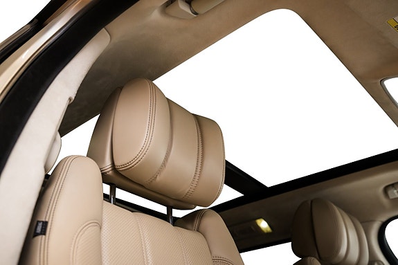 Land Rover Range Rover 26 of 30