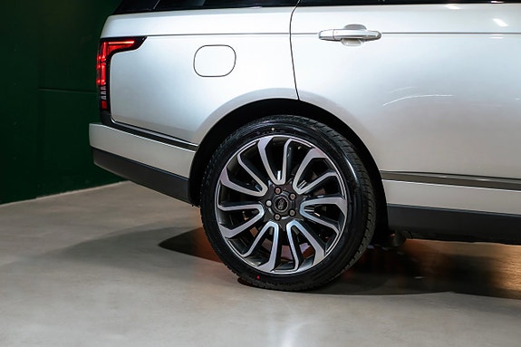 Land Rover Range Rover 9 of 30