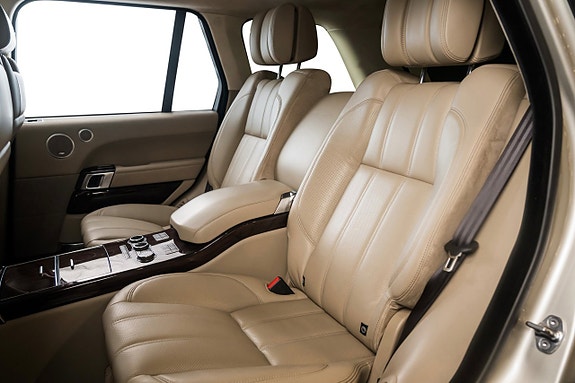 Land Rover Range Rover 28 of 30