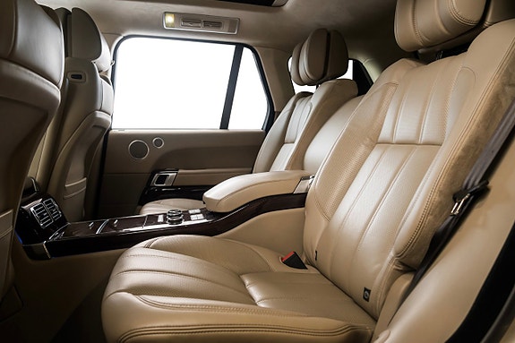Land Rover Range Rover 27 of 30