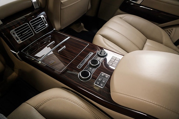 Land Rover Range Rover 30 of 30