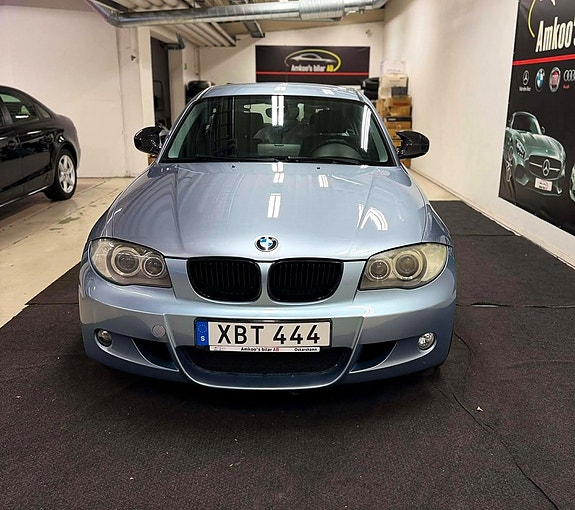 BMW 118d 4 of 5
