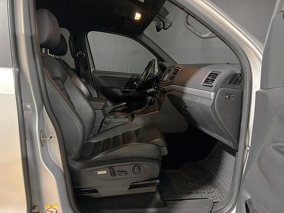 Volkswagen Amarok 12 of 23