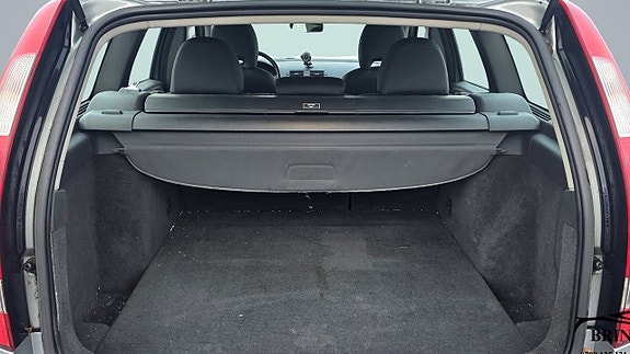 Volvo V50 5 of 5