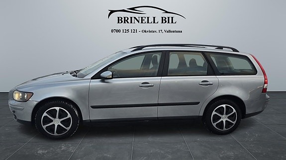 Volvo V50 2 of 5