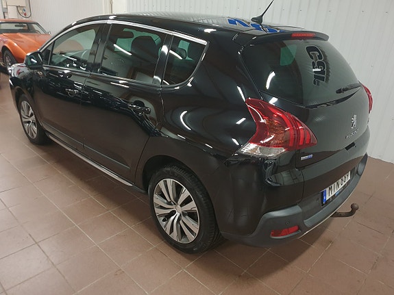 Peugeot 3008 2 of 5