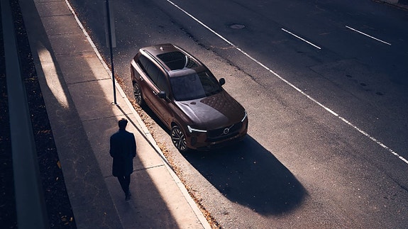 Volvo XC90 8 of 16