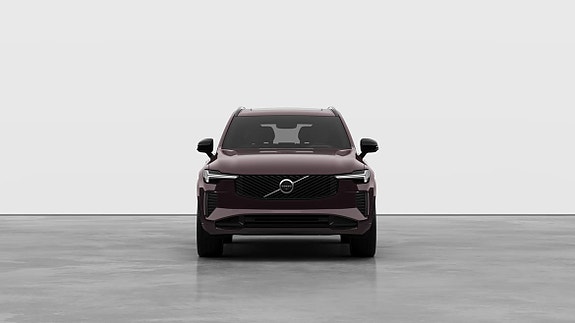Volvo XC90 2 of 5
