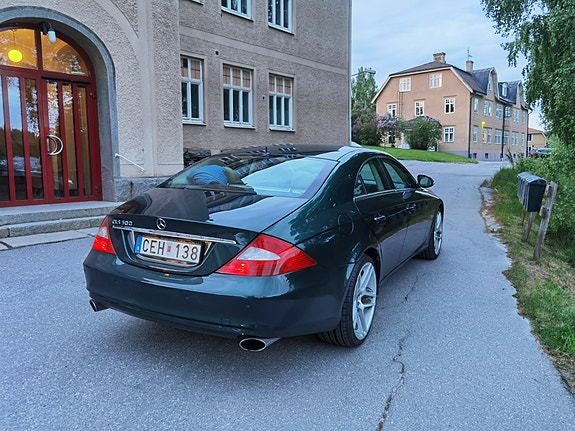 Mercedes-Benz CLS500 6 of 7