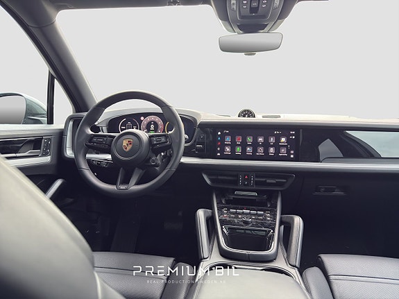 Porsche Cayenne 8 of 12
