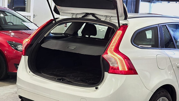 Volvo V60 6 of 18