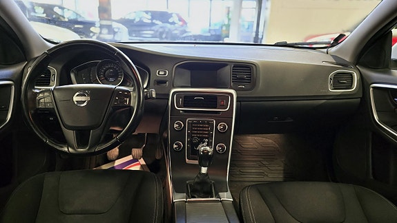 Volvo V60 11 of 18