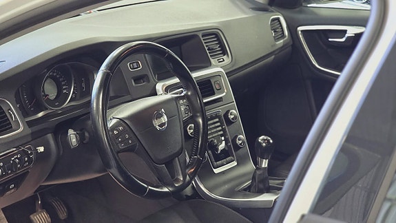 Volvo V60 10 of 18