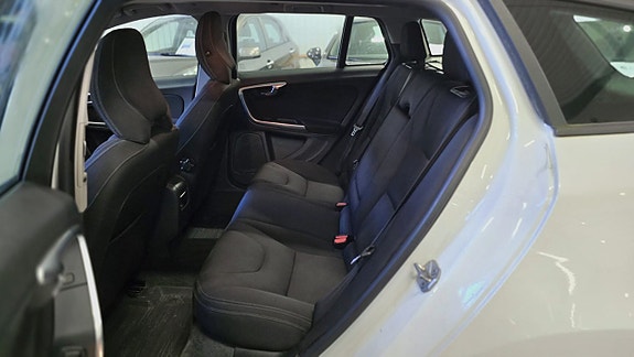 Volvo V60 18 of 18