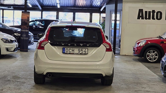 Volvo V60 5 of 18