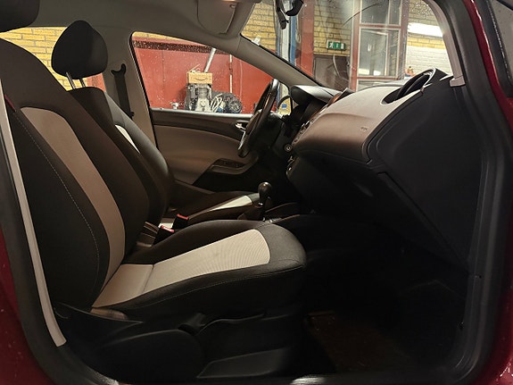 Seat Ibiza 4 of 5