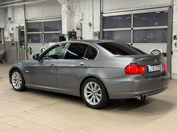 BMW 325d 3 of 5