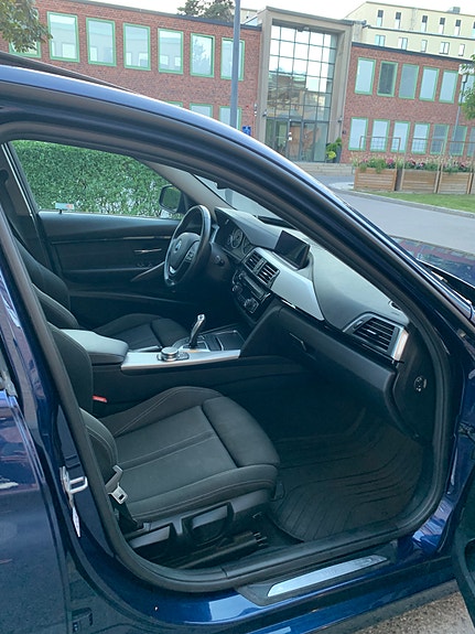 BMW 320d 19 of 23