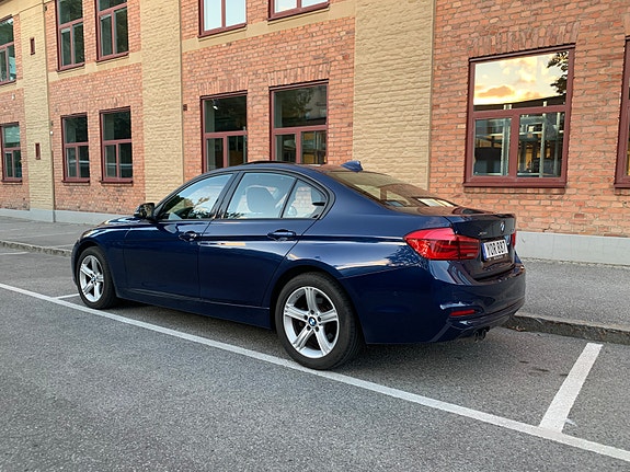 BMW 320d 13 of 23