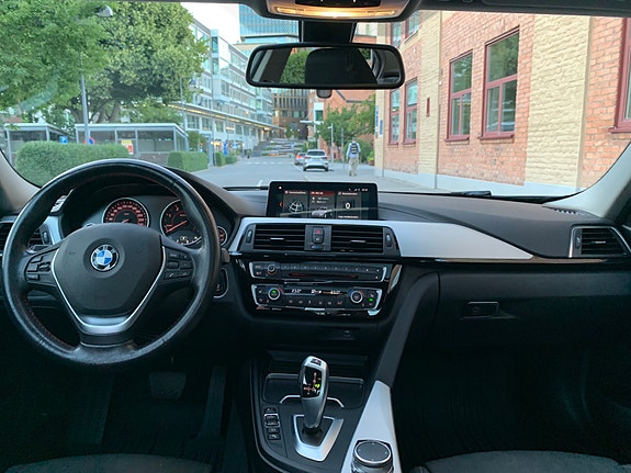 BMW 320d 3 of 23