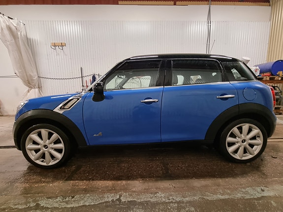 MINI Countryman Cooper S 2 of 5