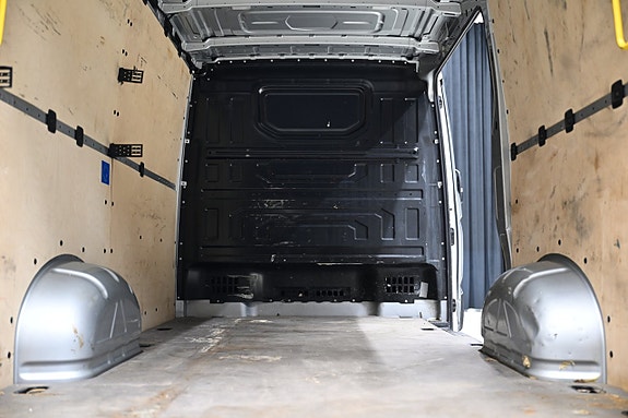 Volkswagen Crafter 21 of 28