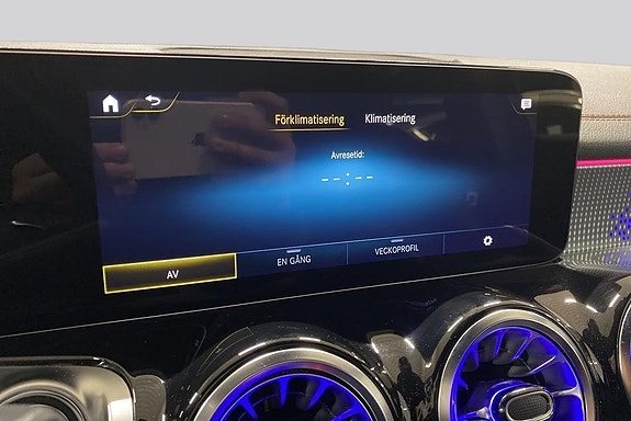 Mercedes-Benz EQB300 17 of 18