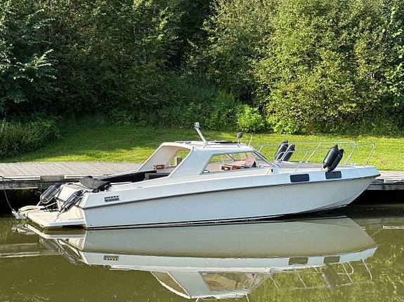 Boghammar 28, 270hk diesel 133 timmar. MYCKET PÅKOSTAD!