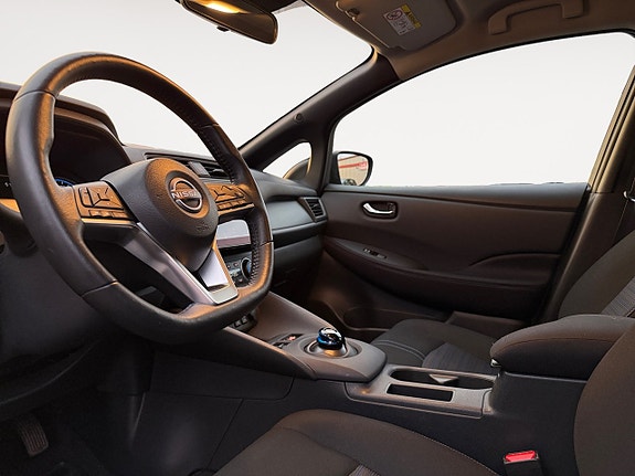 Nissan Leaf 10 of 16