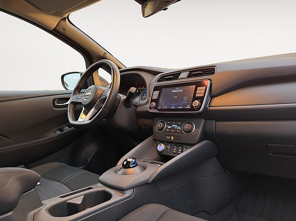 Nissan Leaf 11 of 16