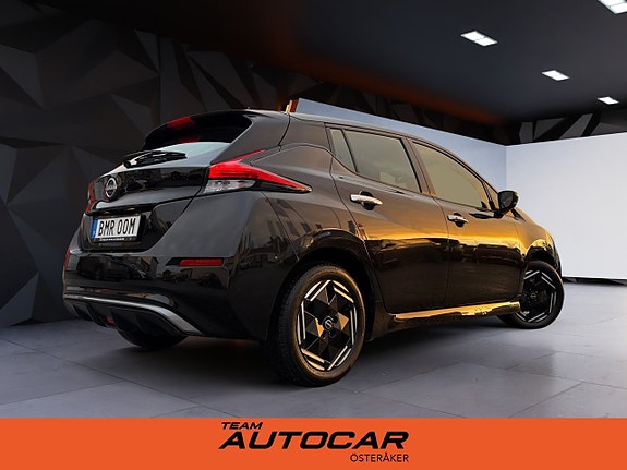 Nissan Leaf 5 of 16