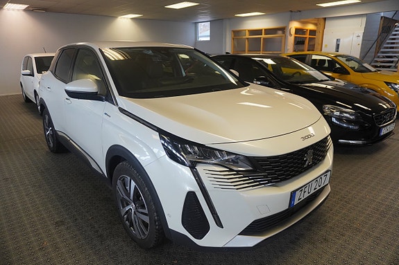 Peugeot 3008 2 of 5