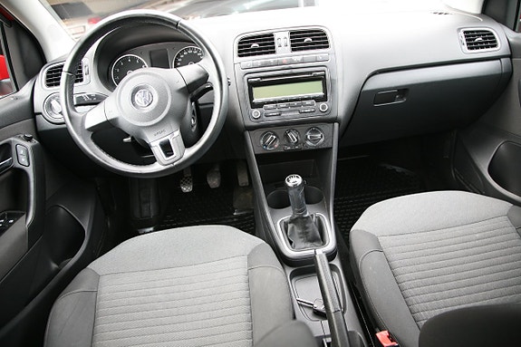 Volkswagen Polo 16 of 23